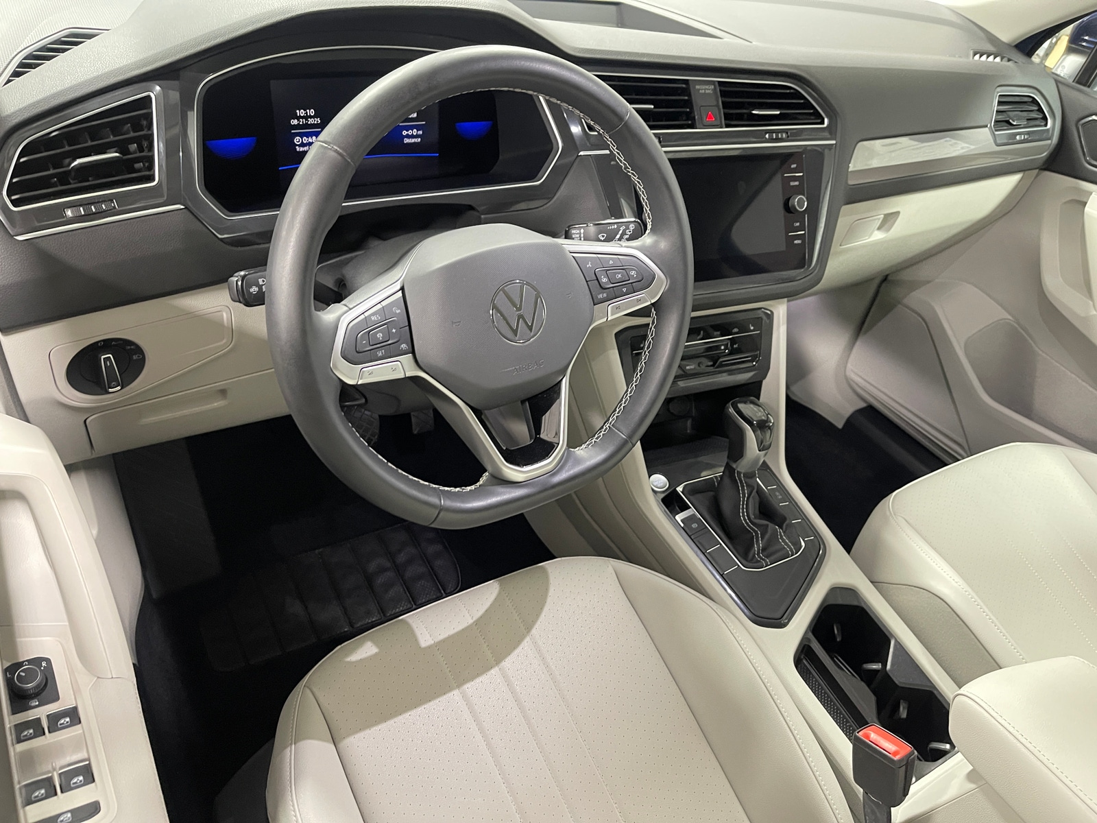 Thumbnail: 2022 Volkswagen Tiguan - 2