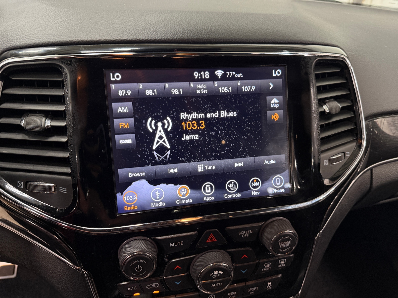 Thumbnail: 2019 Jeep Grand Cherokee - 3