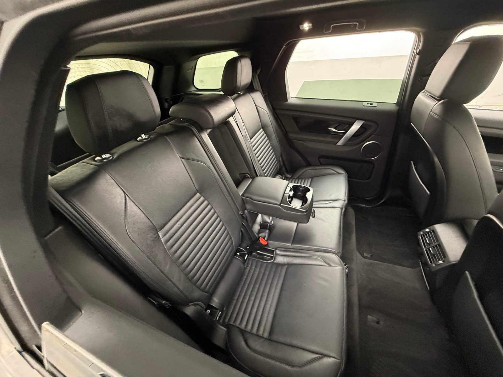 Thumbnail: 2020 Land Rover Discovery Sport - 5