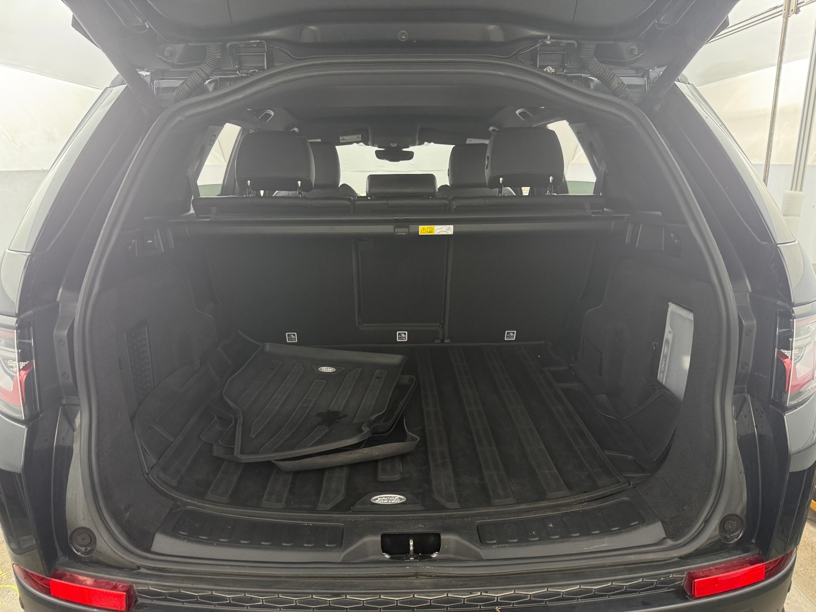 Thumbnail: 2020 Land Rover Discovery Sport - 6