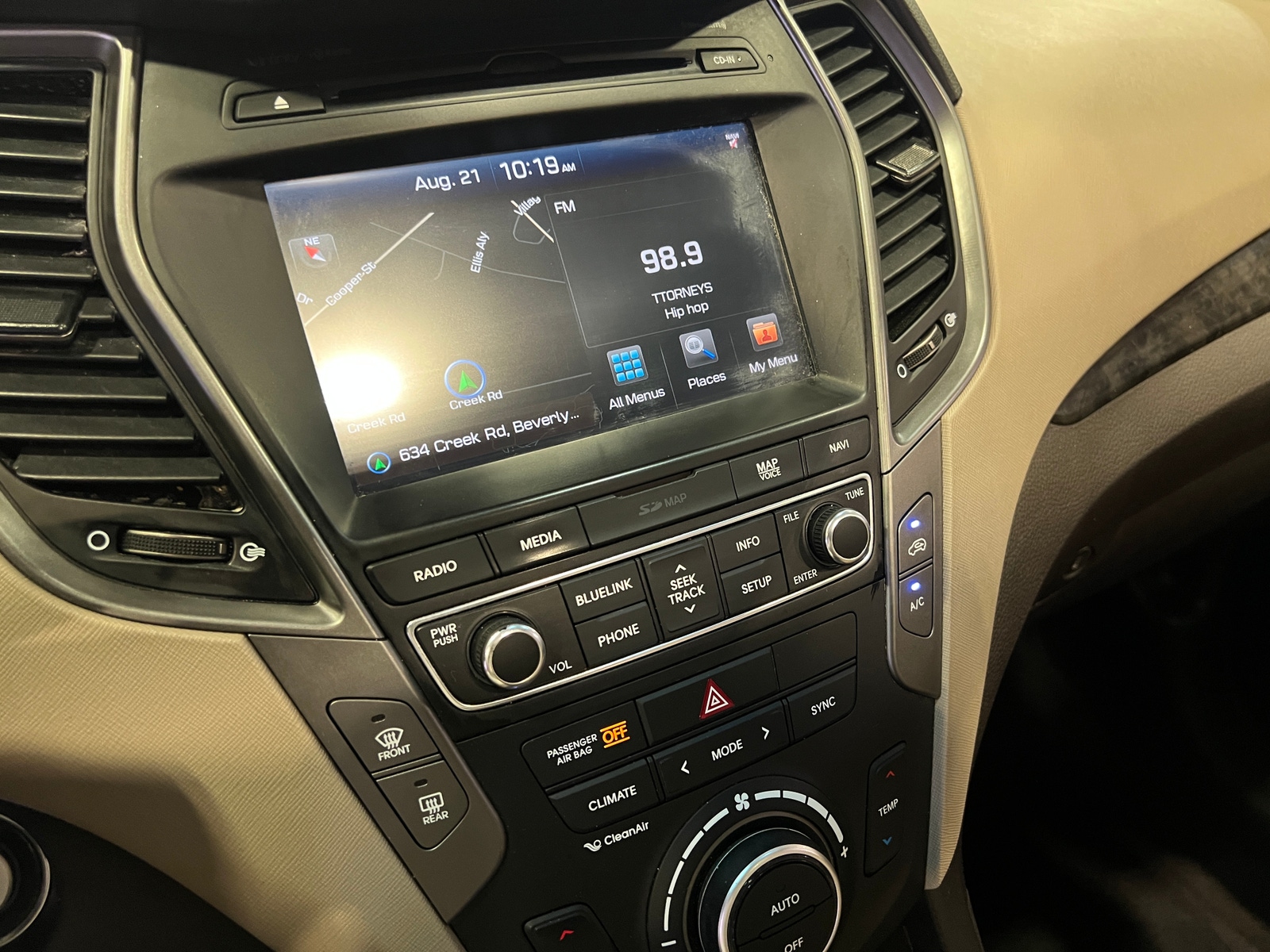 Thumbnail: 2017 Hyundai Santa Fe - 3