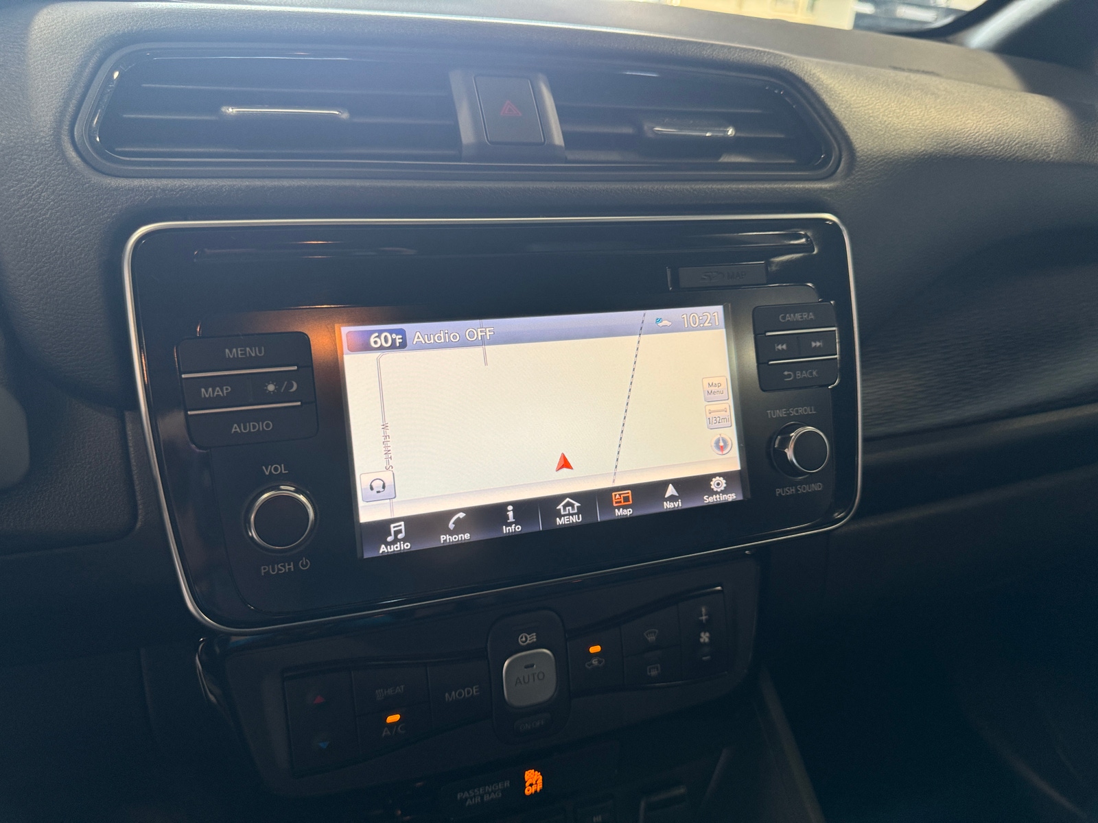 Thumbnail: 2019 Nissan Leaf - 3