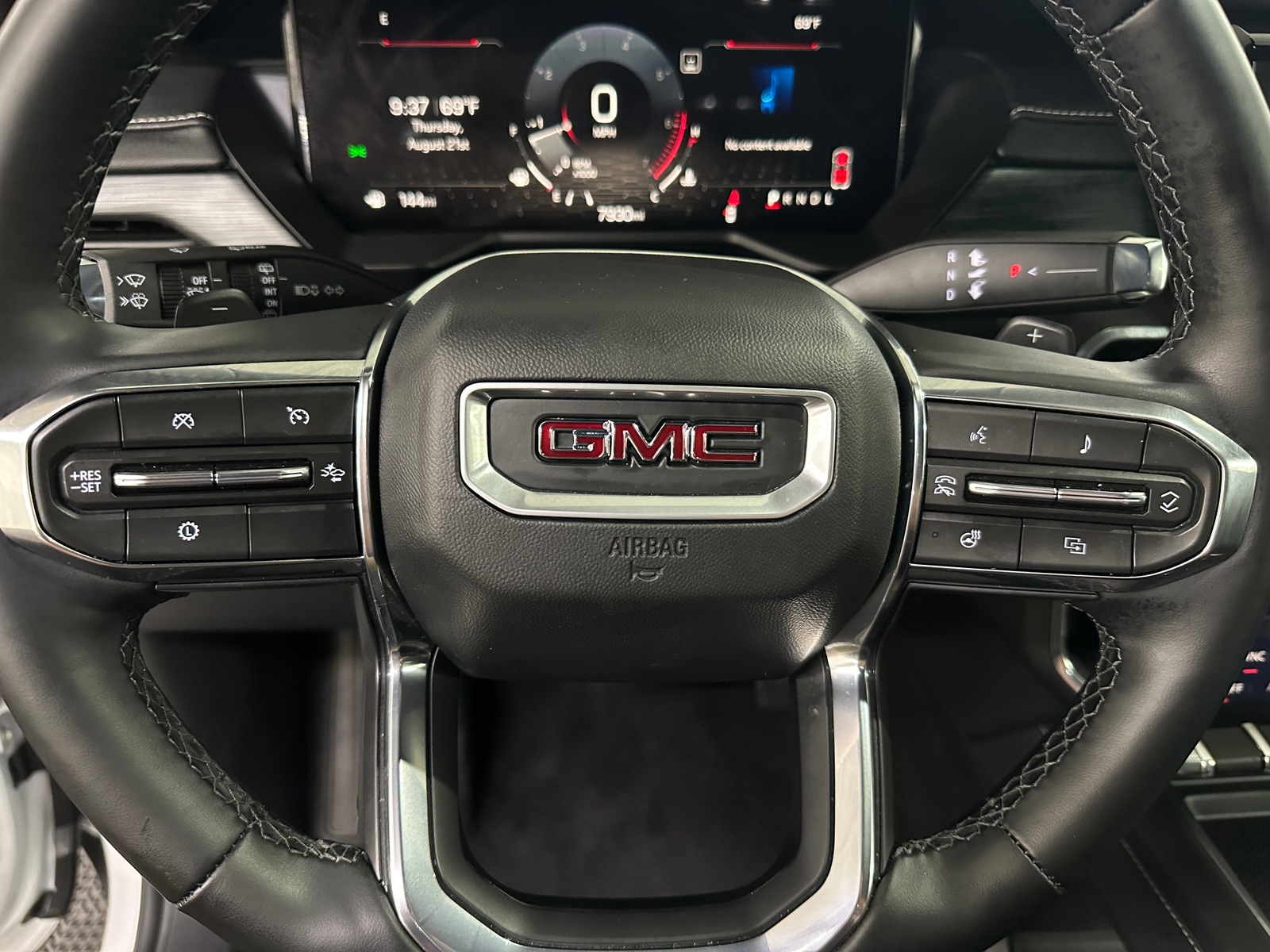 Thumbnail: 2025 GMC Acadia - 5