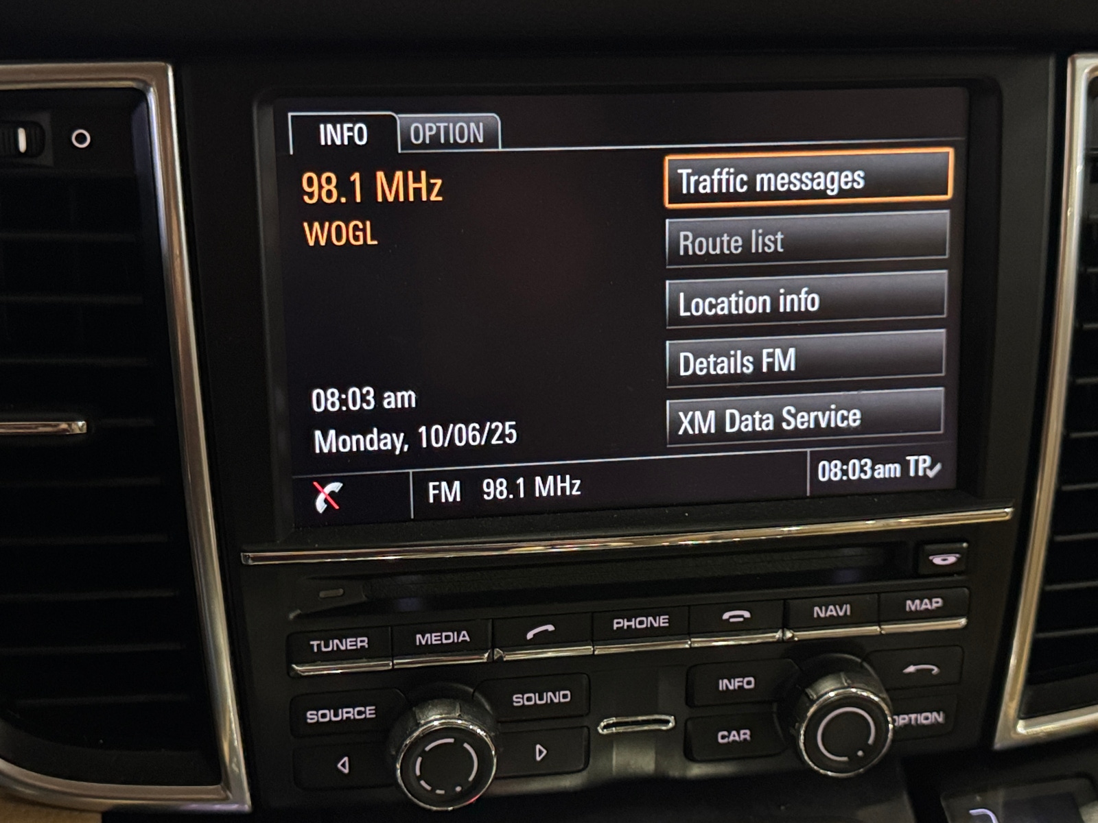 Thumbnail: 2015 Porsche Panamera - 3