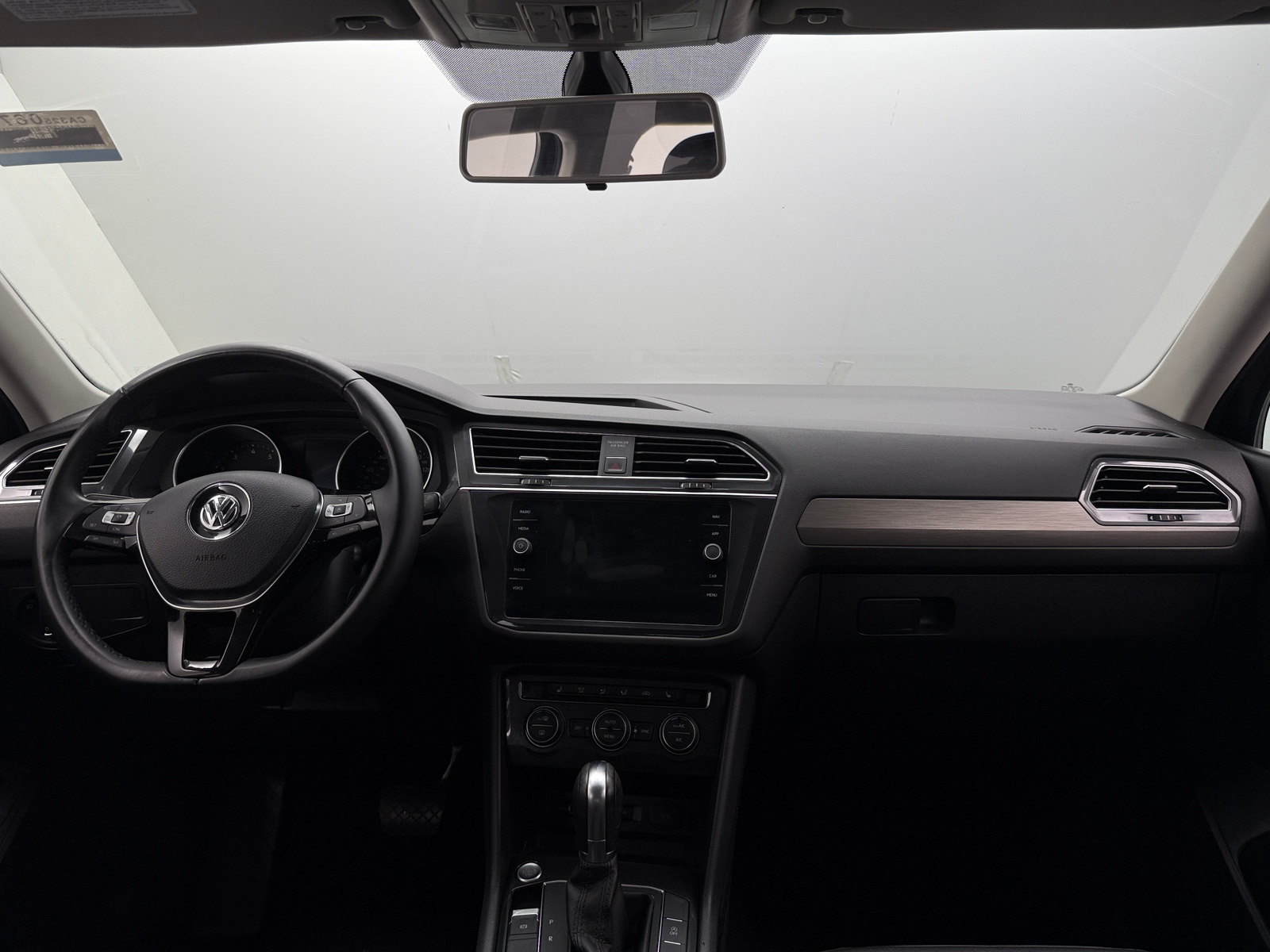Thumbnail: 2018 Volkswagen Tiguan - 2