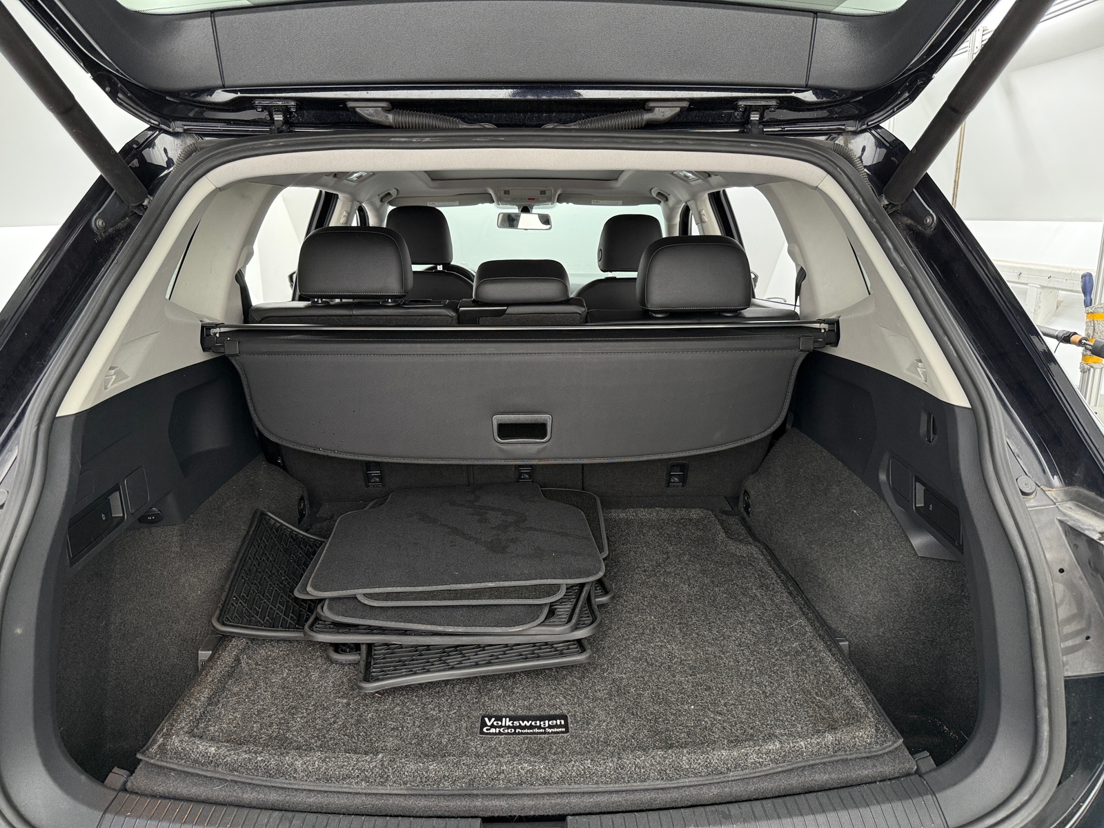 Thumbnail: 2018 Volkswagen Tiguan - 6