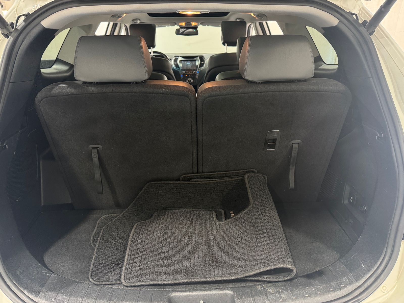 Thumbnail: 2018 Hyundai Santa Fe - 6