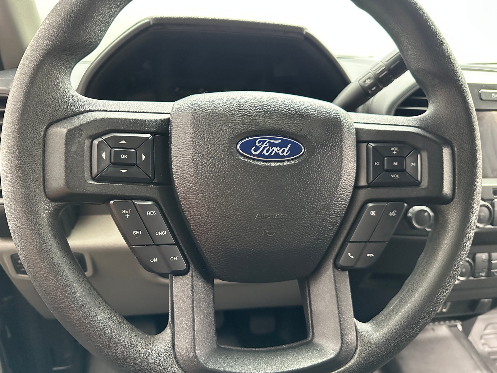 Thumbnail: 2019 Ford Econoline - 5
