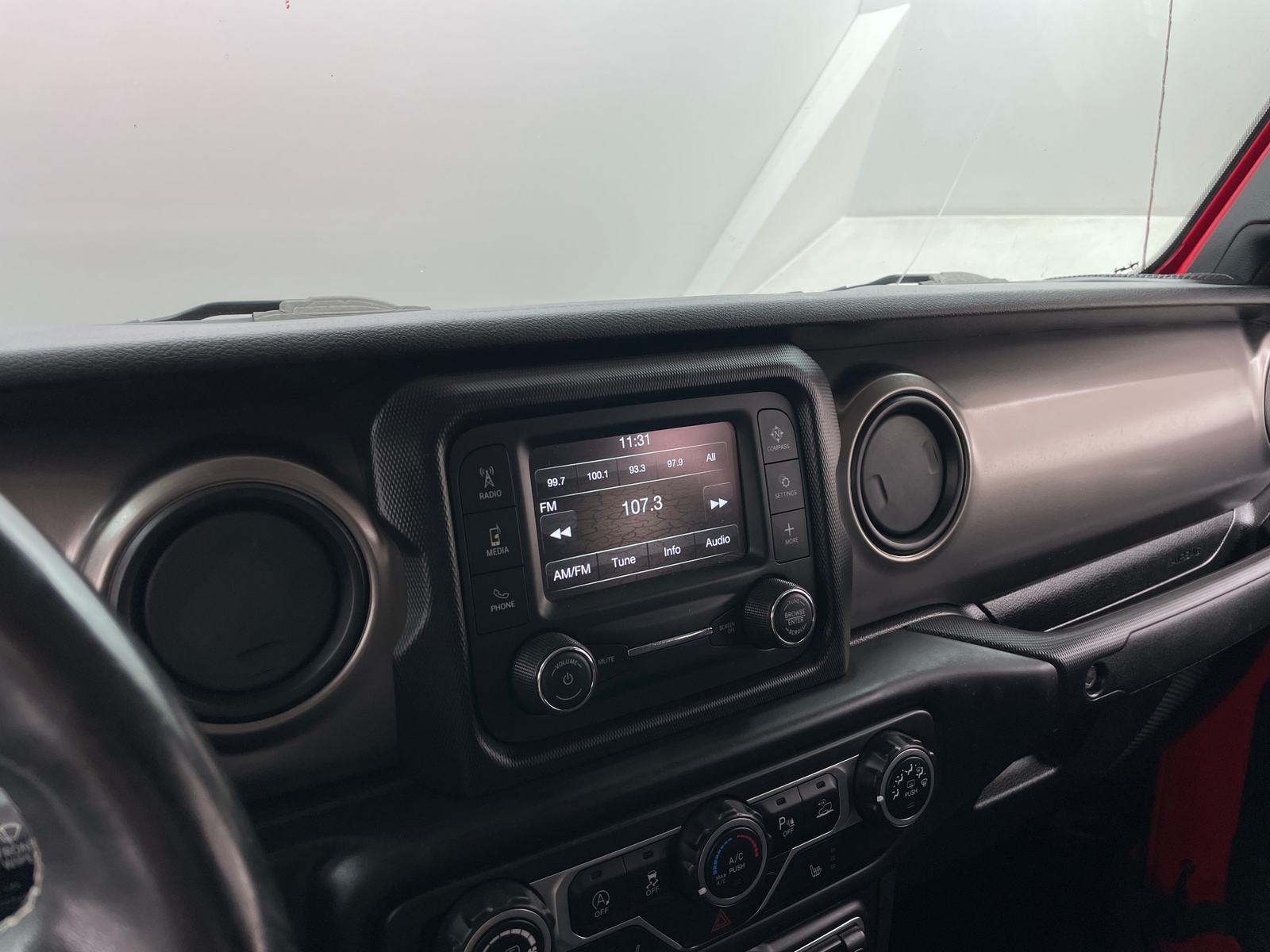 Thumbnail: 2020 Jeep Gladiator - 4