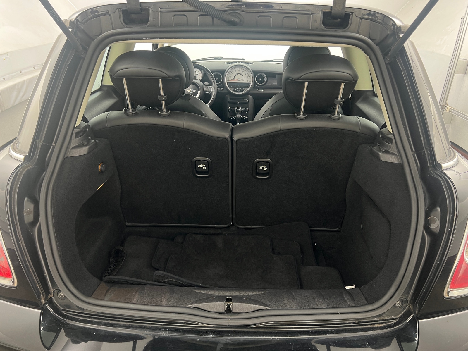 Thumbnail: 2013 MINI Cooper Hardtop - 6