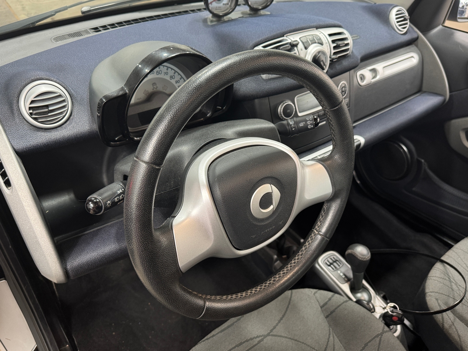 Thumbnail: 2015 smart fortwo - 3