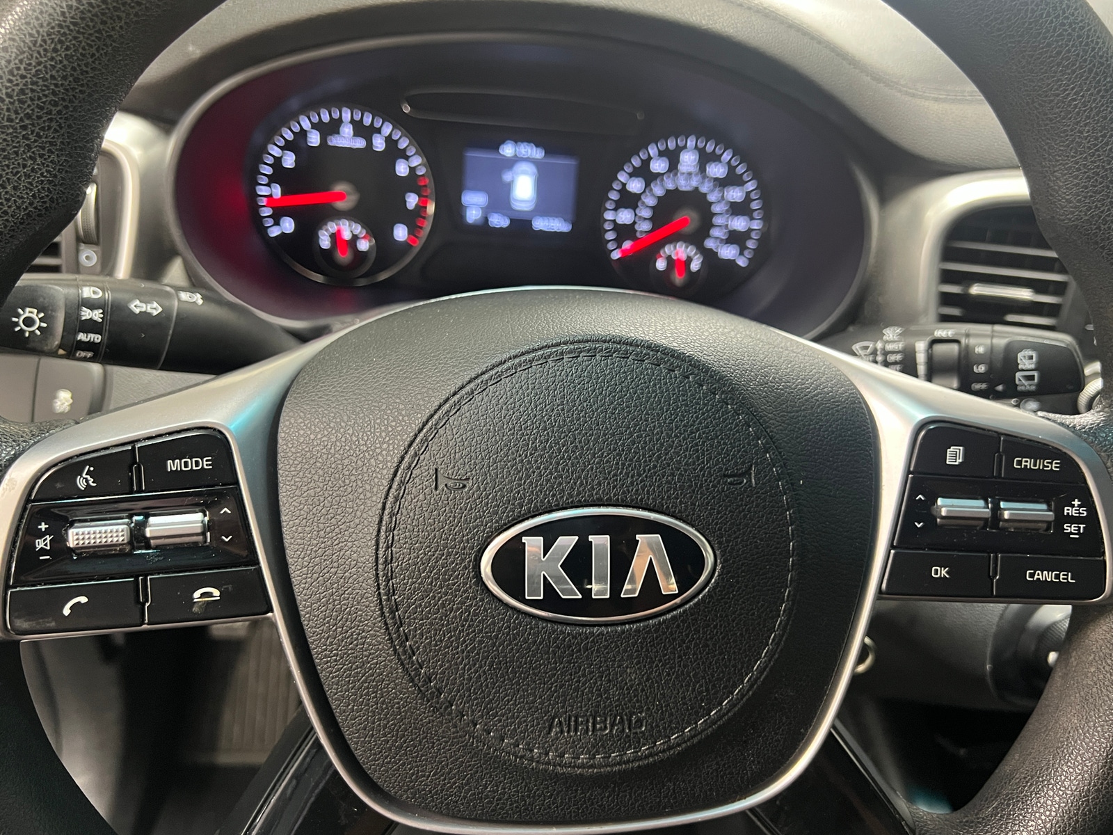 Thumbnail: 2020 Kia Sorento - 5