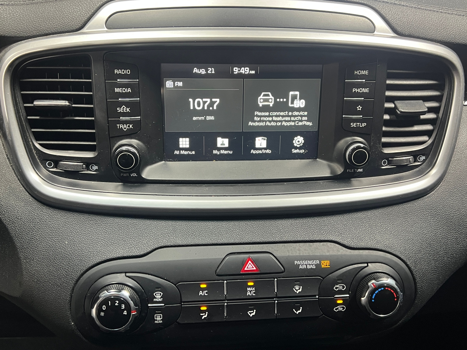 Thumbnail: 2020 Kia Sorento - 4