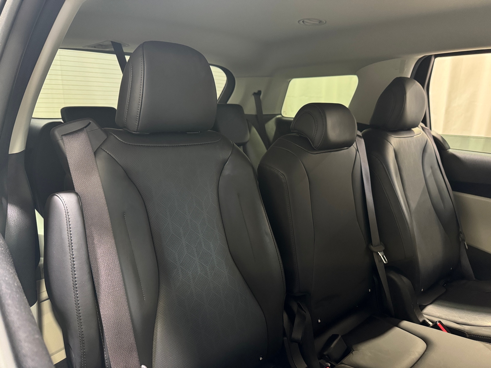 Thumbnail: 2023 Kia Carnival - 5