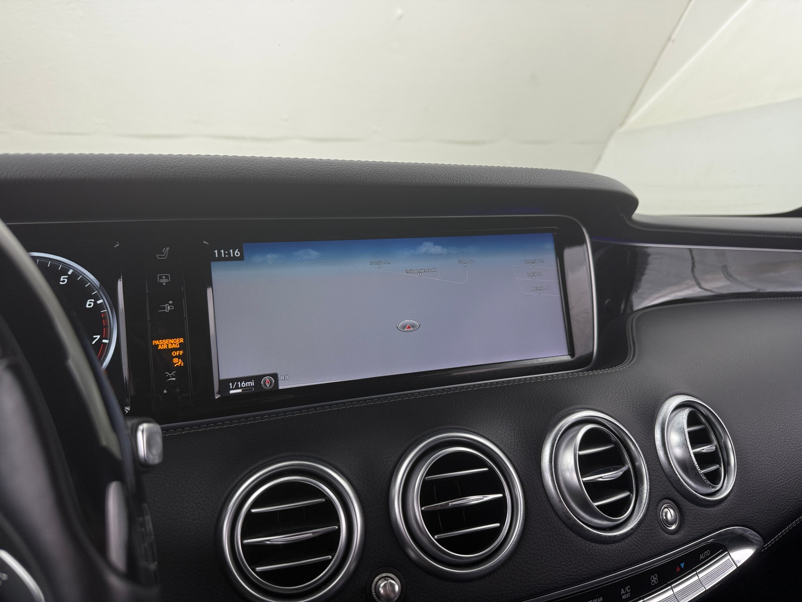 Thumbnail: 2015 Mercedes-Benz S-Class - 2
