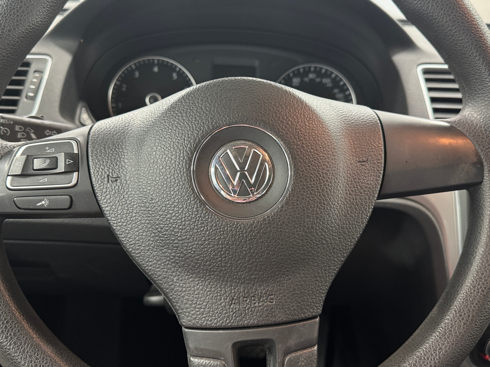 Thumbnail: 2014 Volkswagen Passat - 5