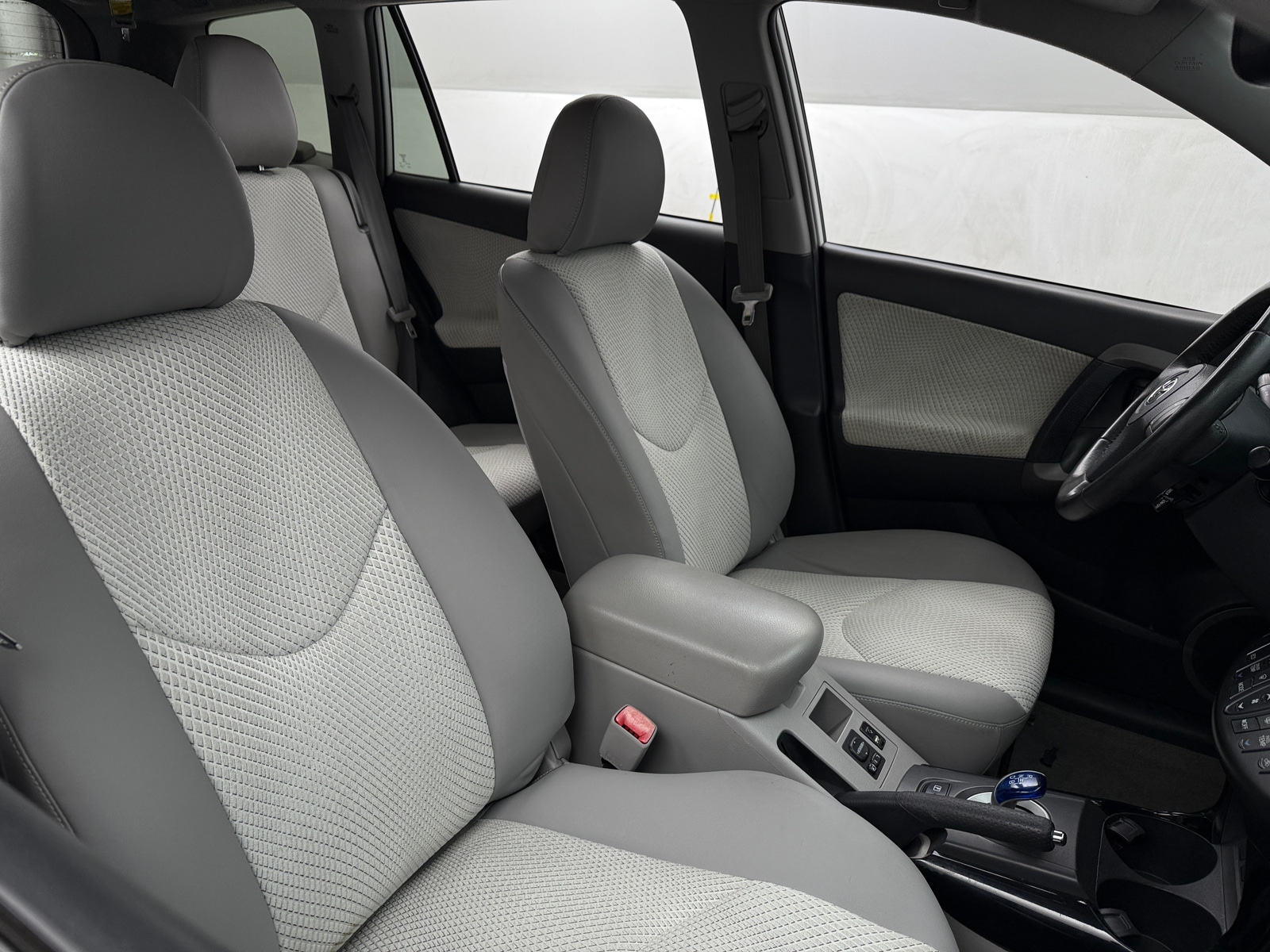 Thumbnail: 2014 Toyota RAV4 - 2