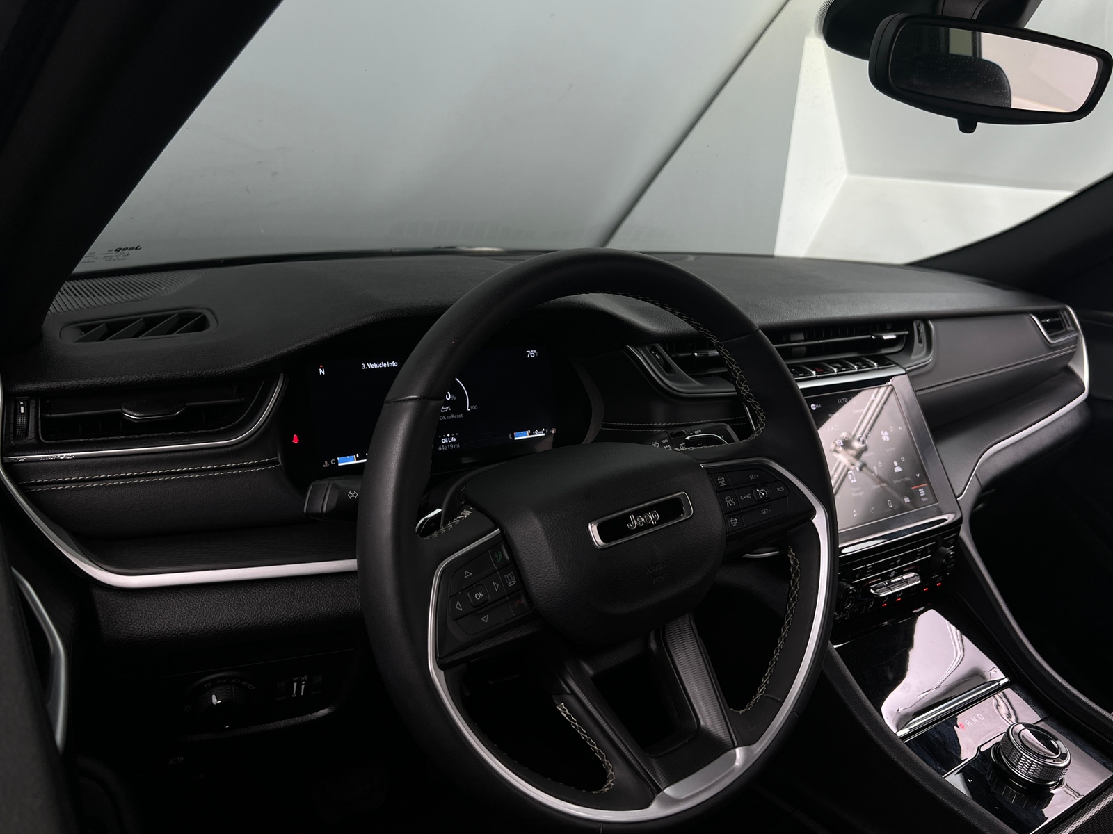 Thumbnail: 2024 Jeep Grand Cherokee L - 2