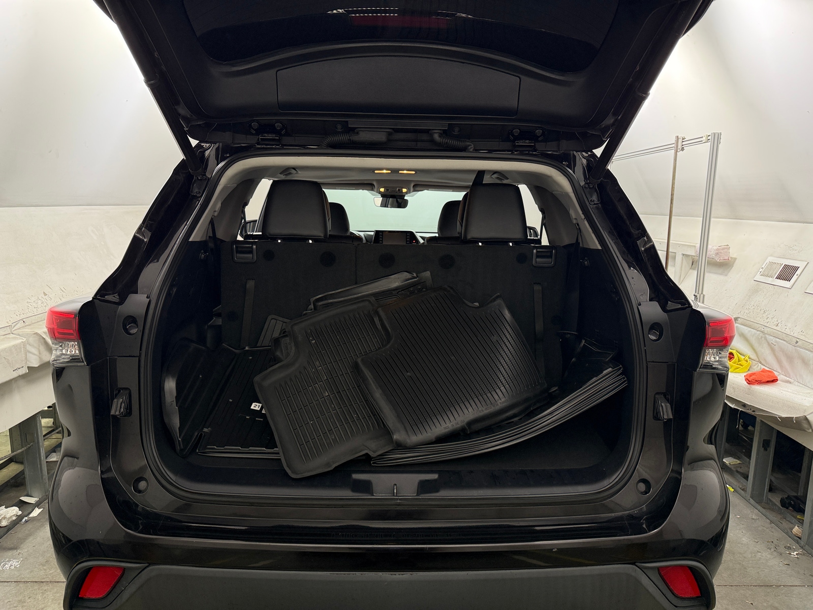 Thumbnail: 2020 Toyota Highlander - 6