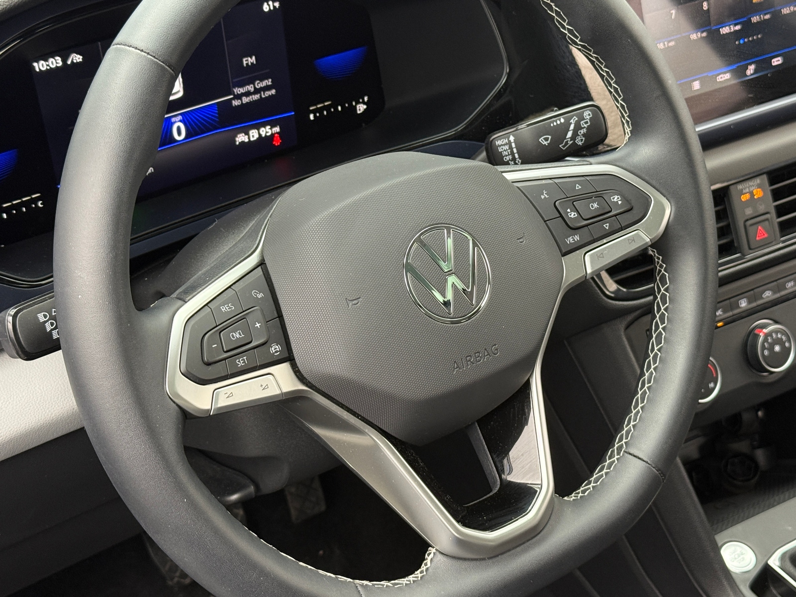 Thumbnail: 2022 Volkswagen Taos - 5