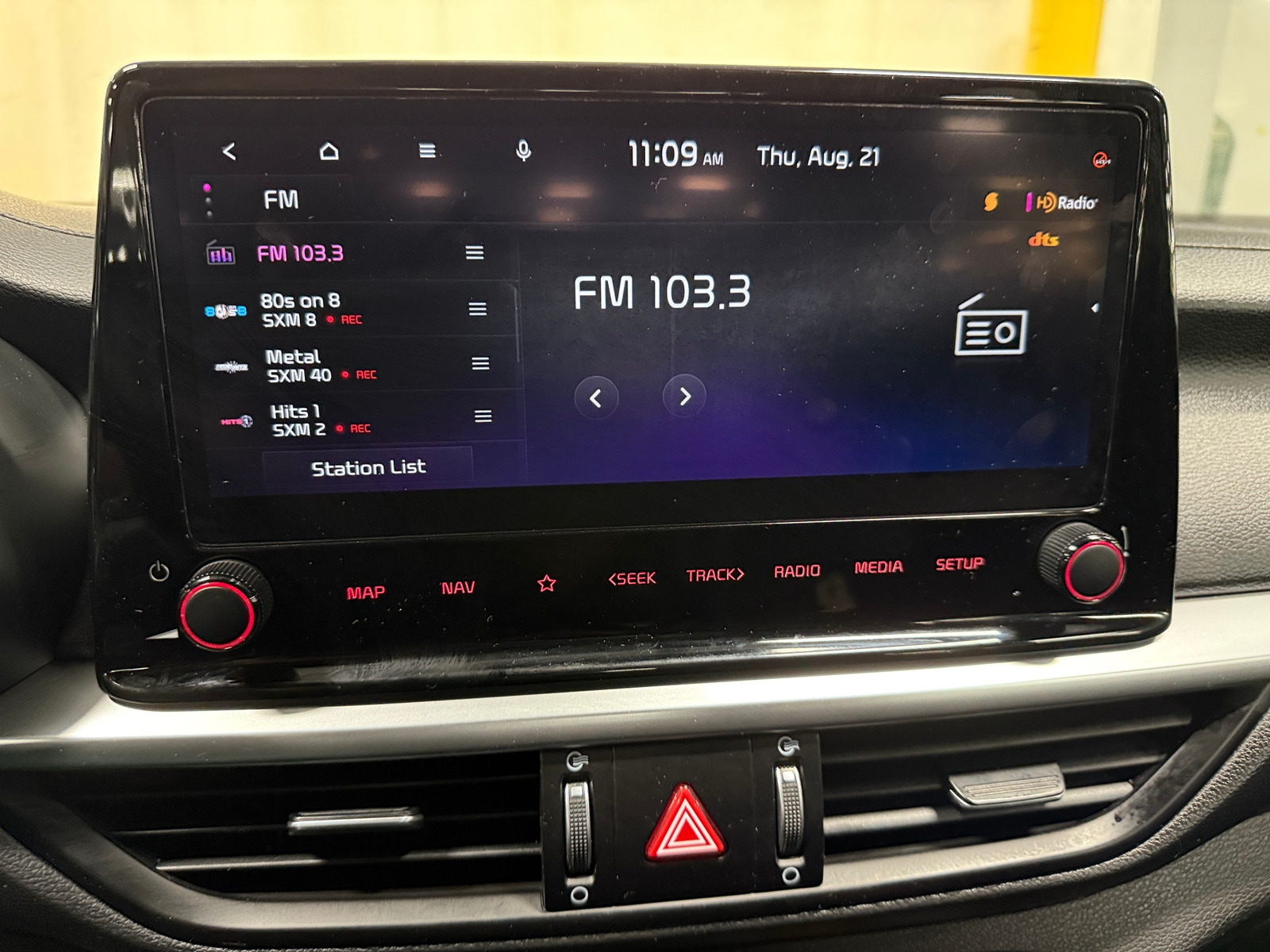 Thumbnail: 2024 Kia Forte - 3