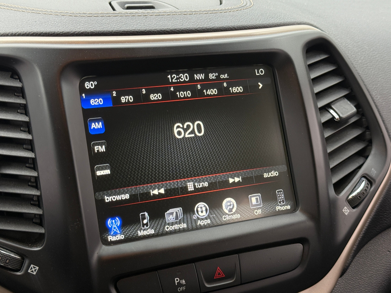 Thumbnail: 2018 Jeep Cherokee - 3