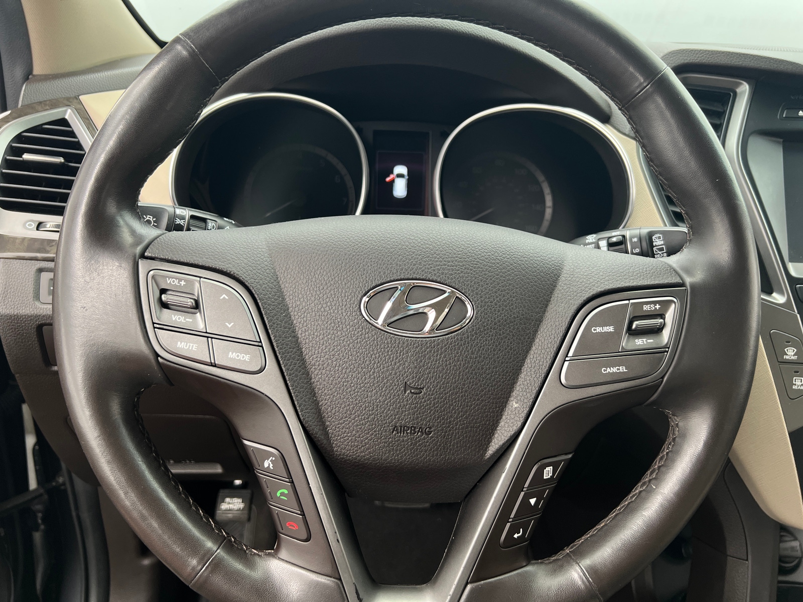 Thumbnail: 2017 Hyundai Santa Fe - 4