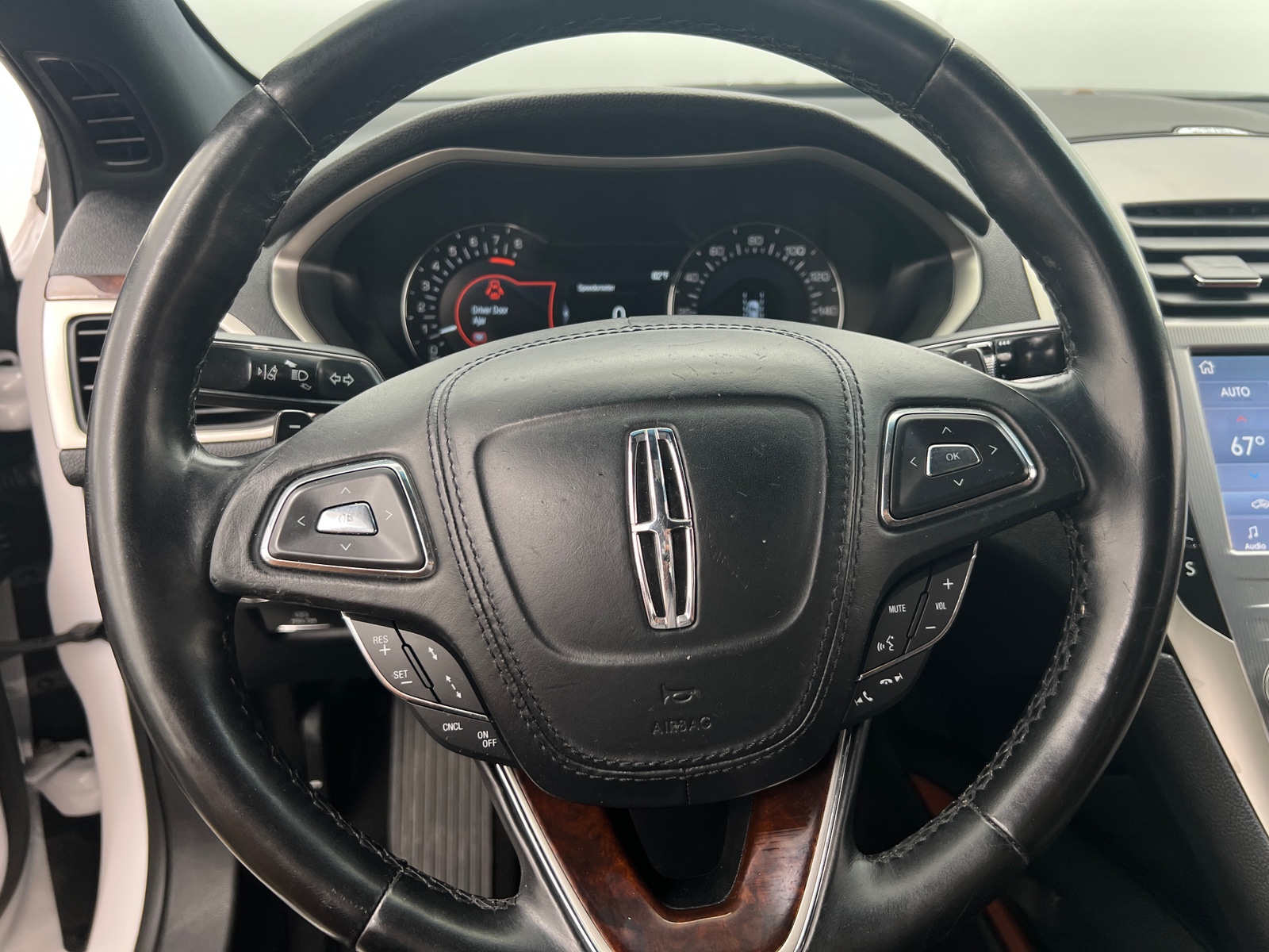 Thumbnail: 2020 Lincoln MKZ - 4
