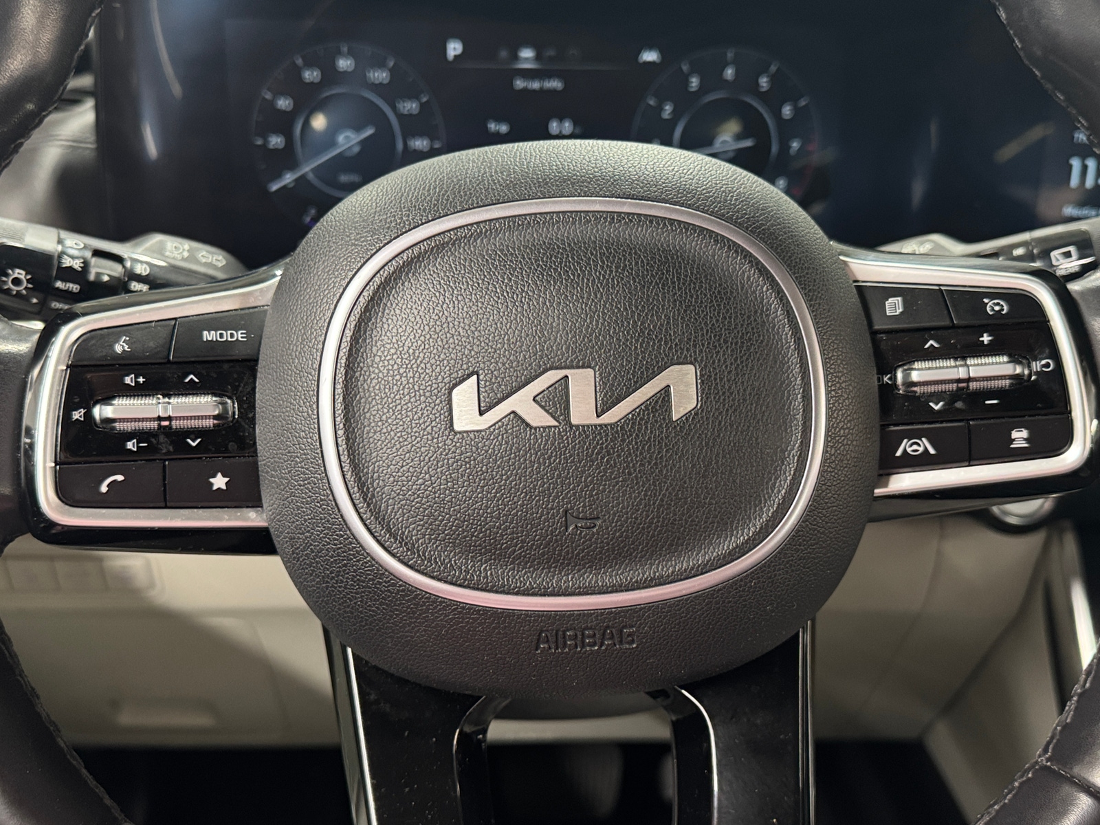 Thumbnail: 2024 Kia Carnival - 4