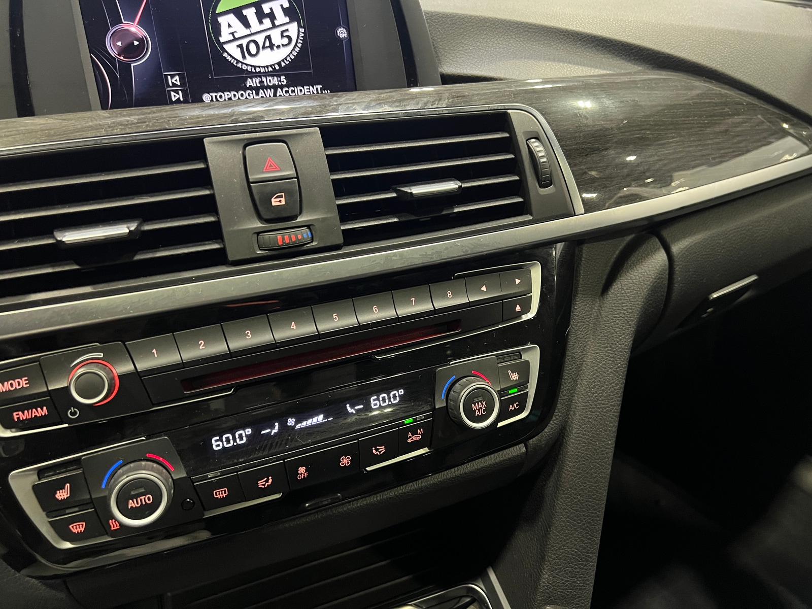 Thumbnail: 2016 BMW 3 Series - 3