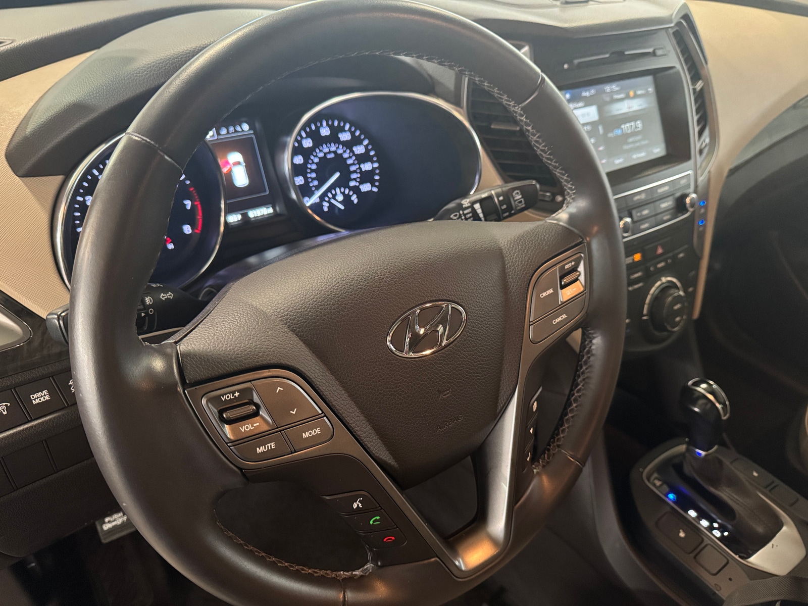 Thumbnail: 2017 Hyundai Santa Fe - 4