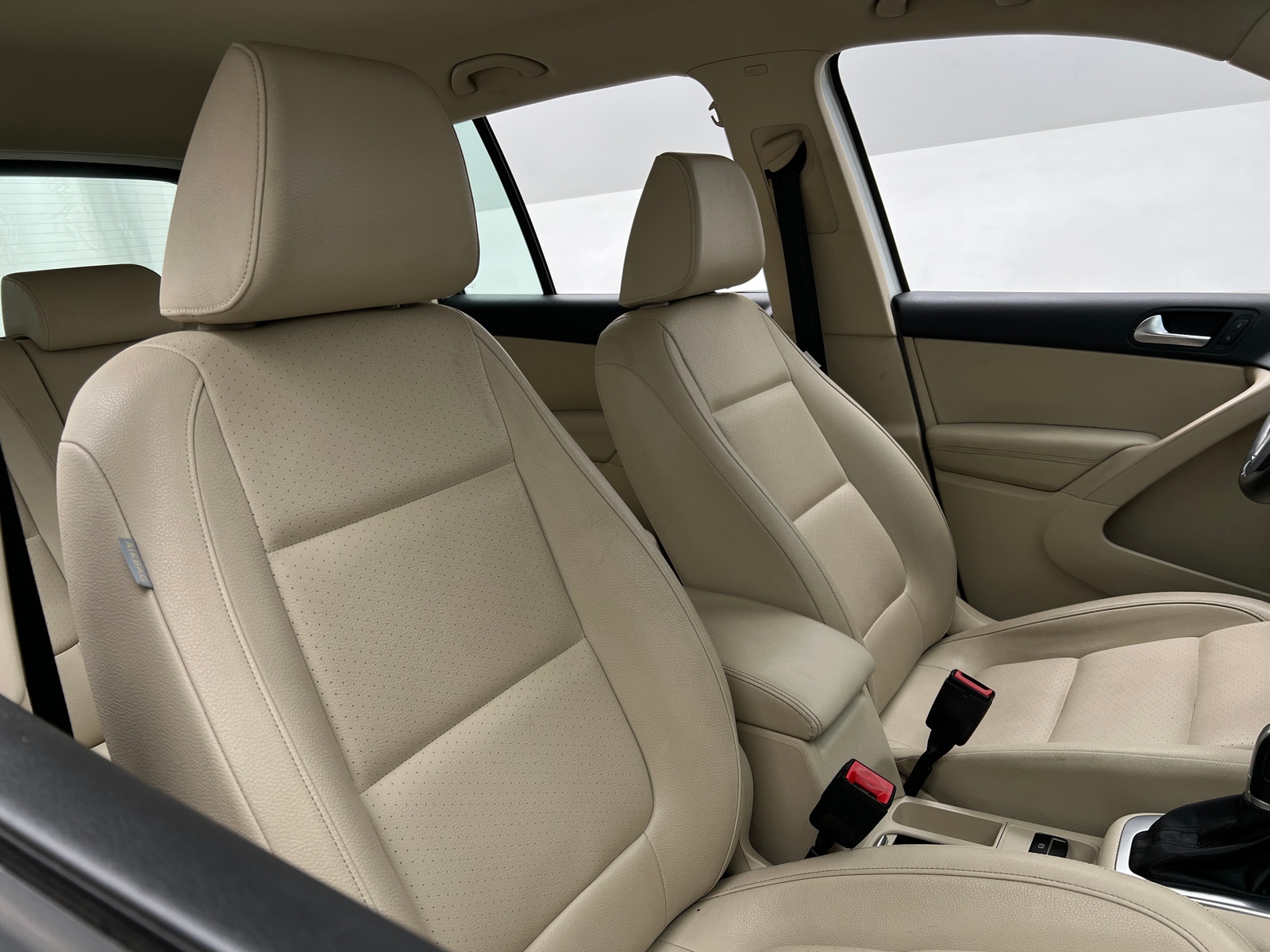 Thumbnail: 2016 Volkswagen Tiguan - 2