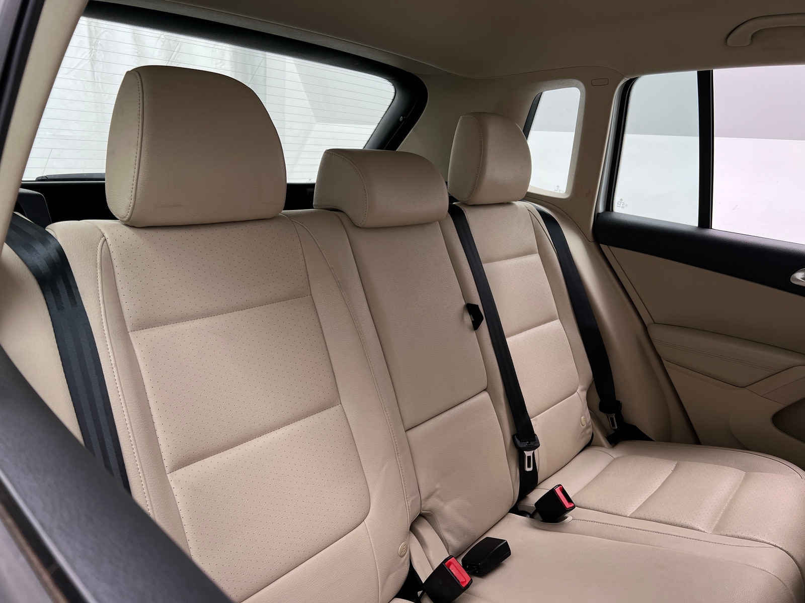 Thumbnail: 2016 Volkswagen Tiguan - 6