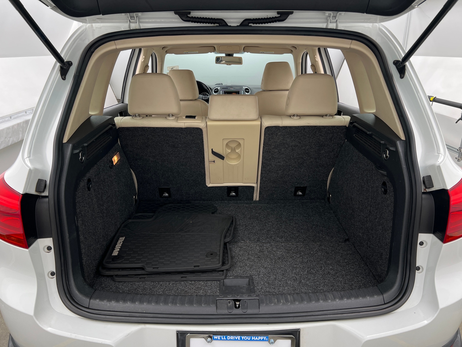 Thumbnail: 2016 Volkswagen Tiguan - 7