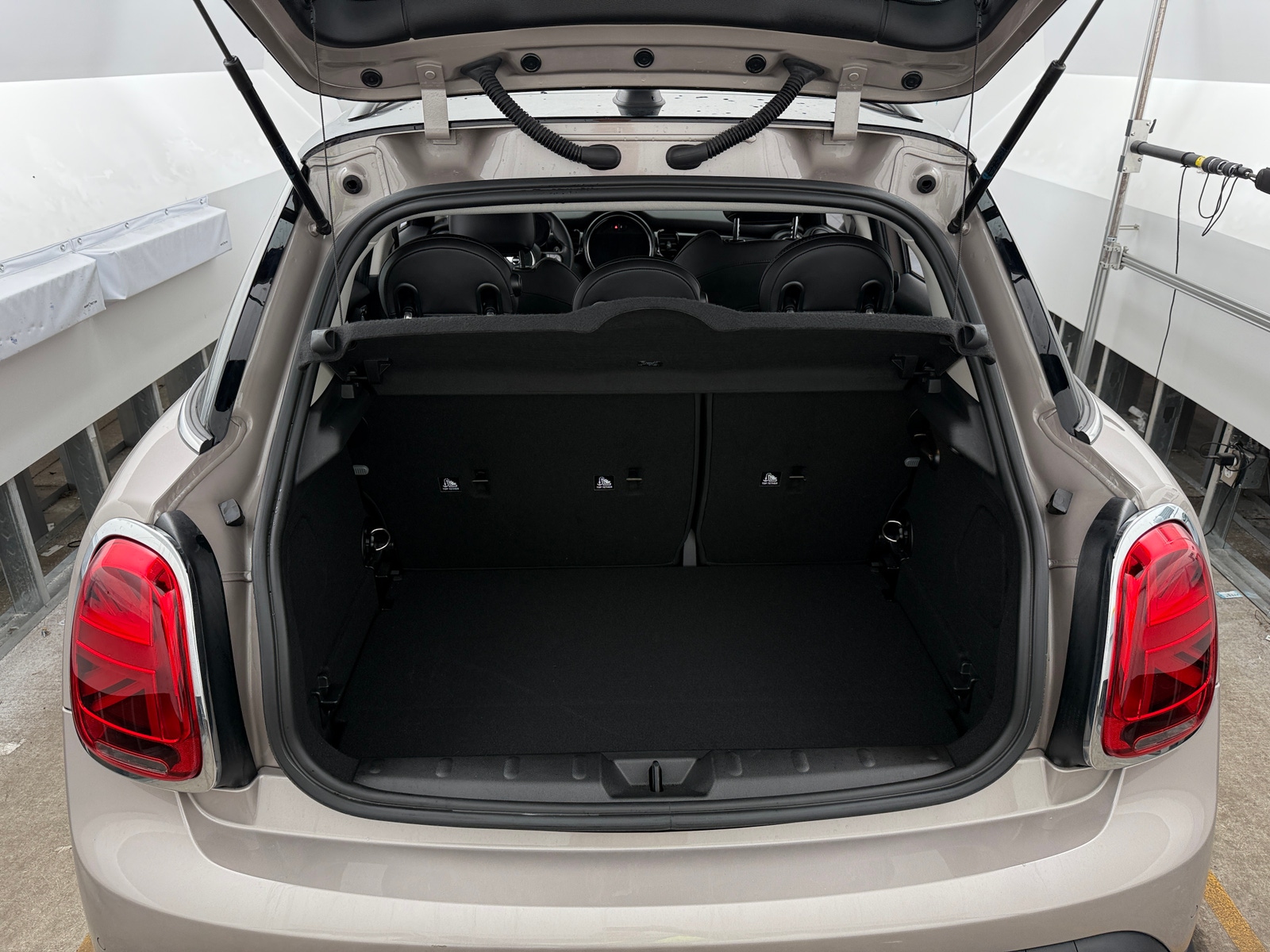 Thumbnail: 2022 MINI Cooper Hardtop - 6