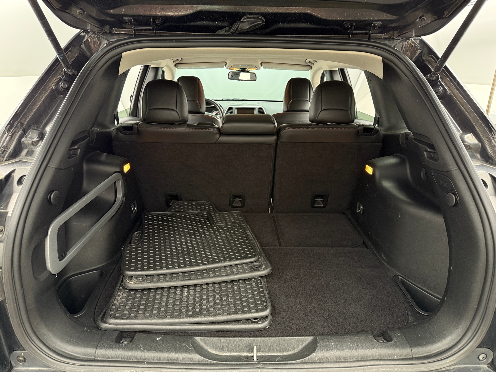 Thumbnail: 2017 Jeep Cherokee - 7