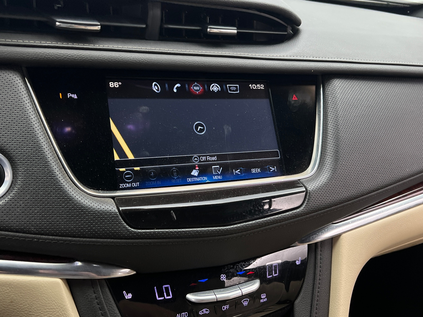 Thumbnail: 2017 Cadillac XT5 - 3