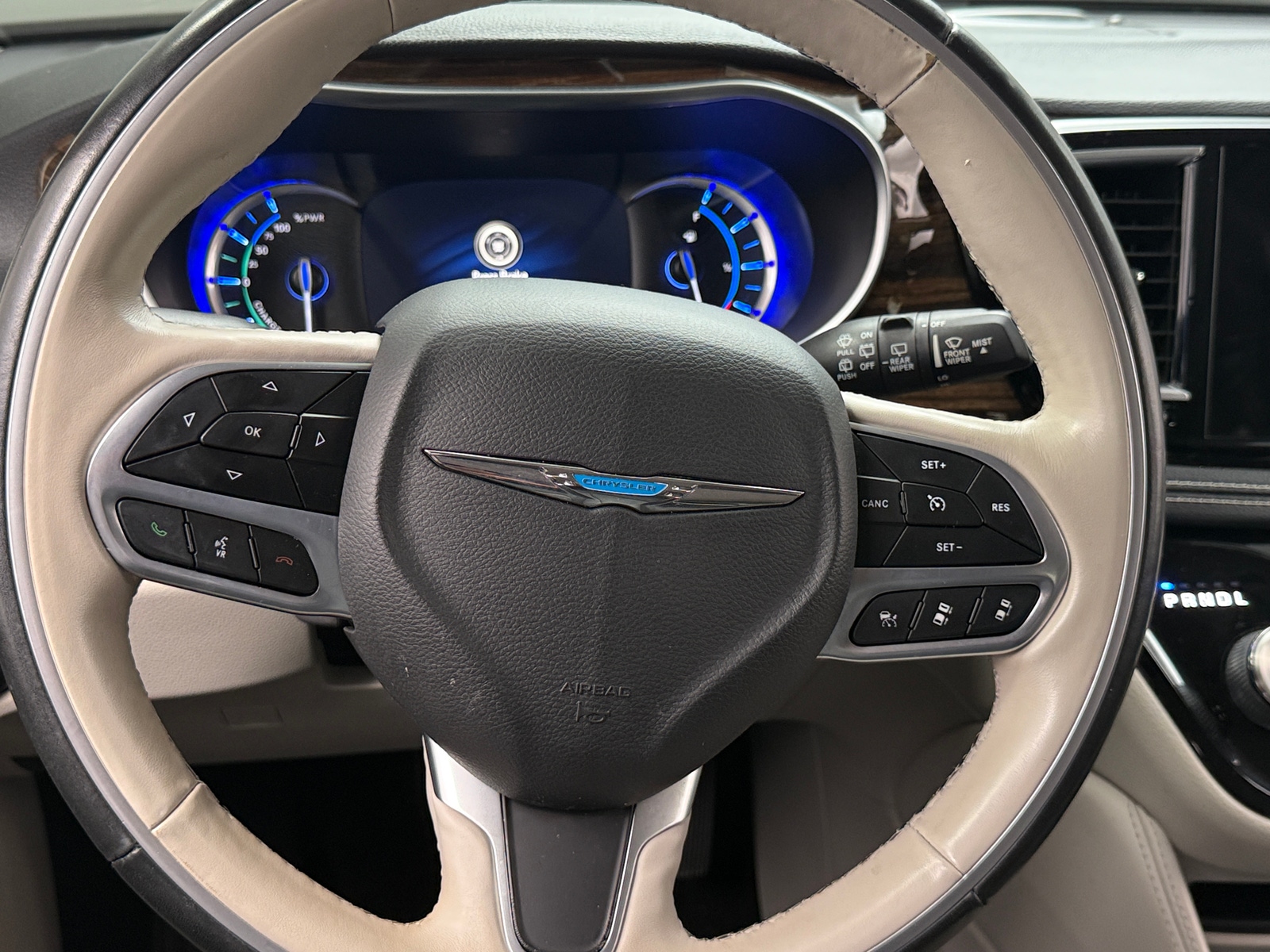 Thumbnail: 2021 Chrysler Pacifica - 4