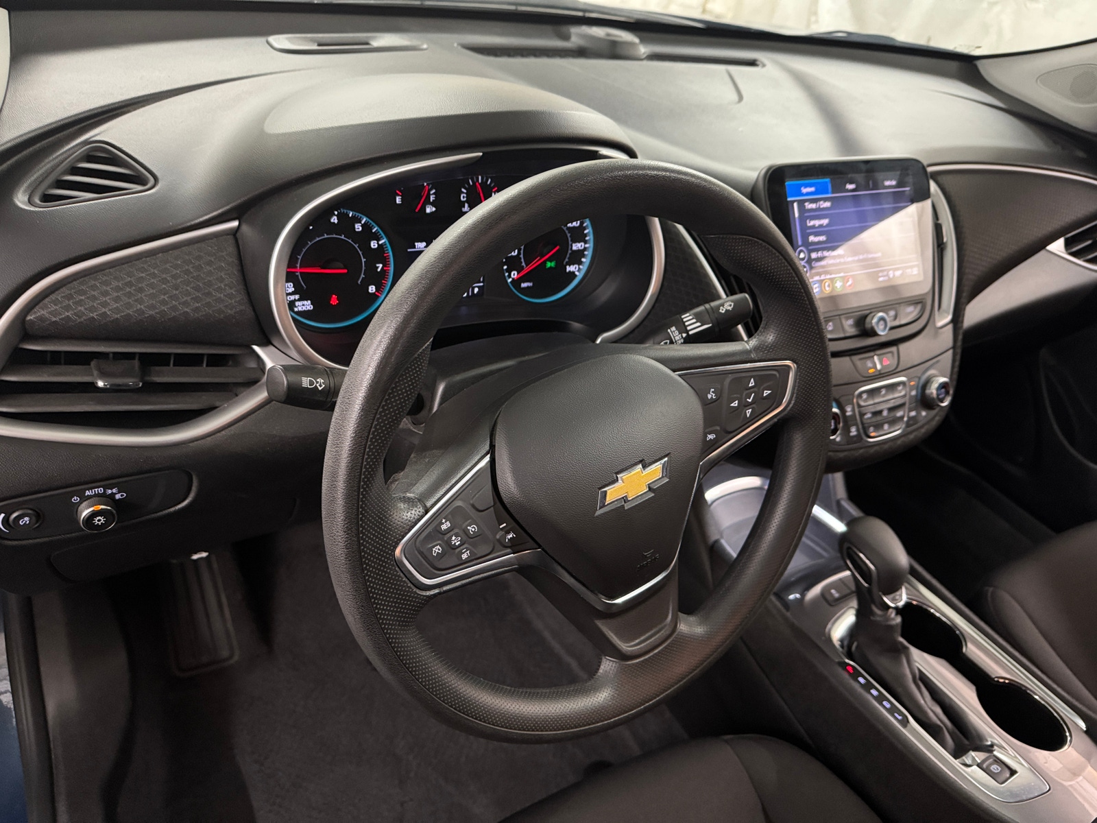 Thumbnail: 2024 Chevrolet Malibu - 3