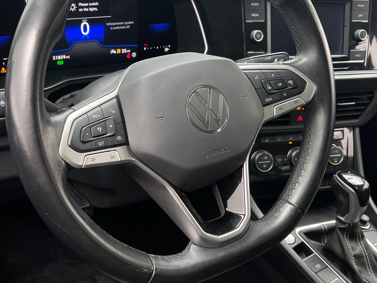 Thumbnail: 2022 Volkswagen Jetta - 4
