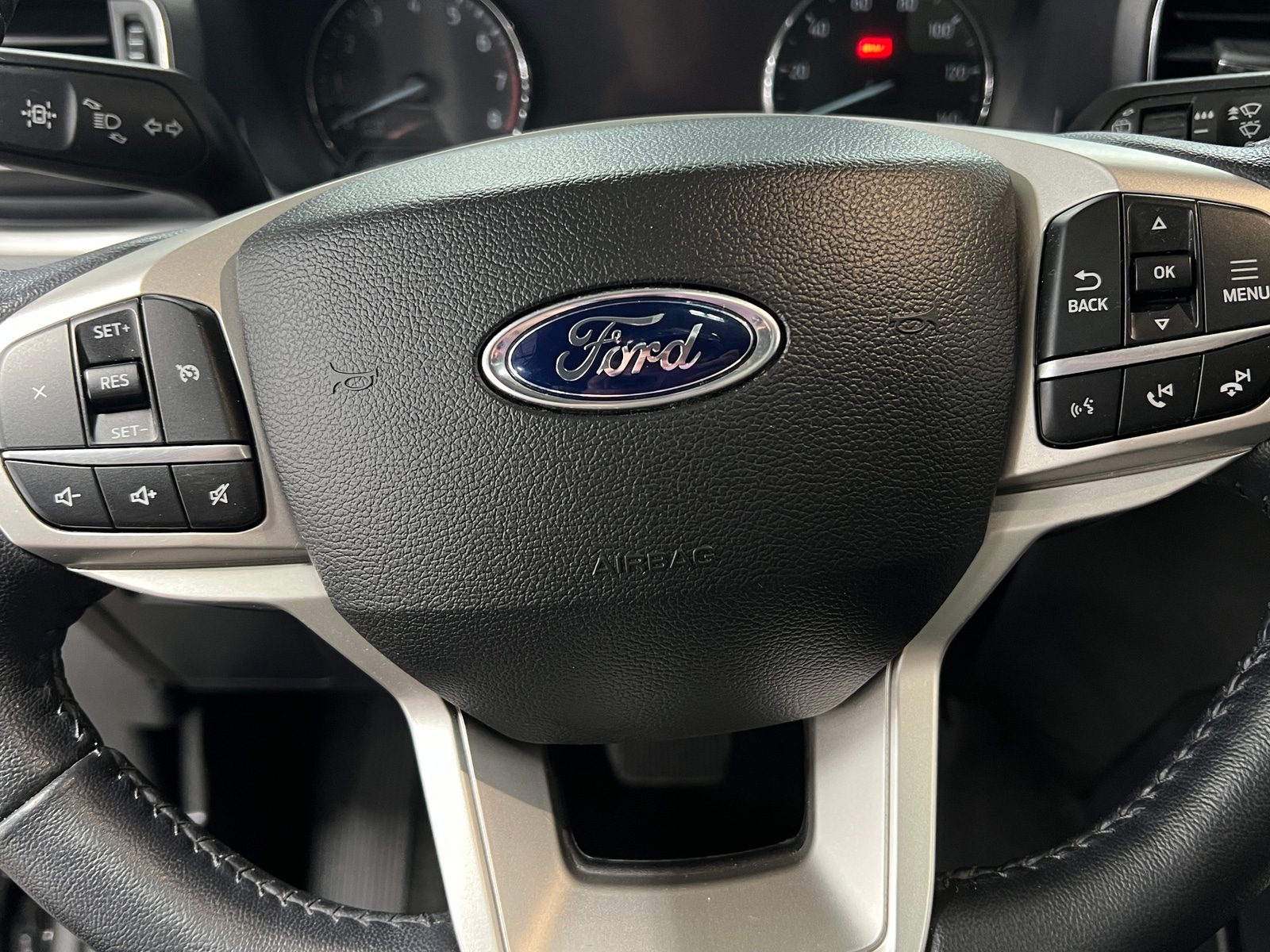 Thumbnail: 2022 Ford Explorer - 5