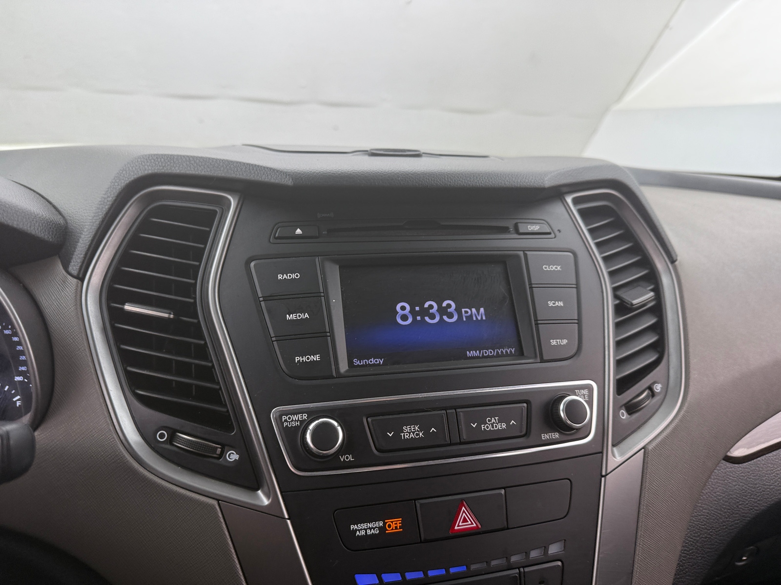 Thumbnail: 2017 Hyundai Santa Fe - 4