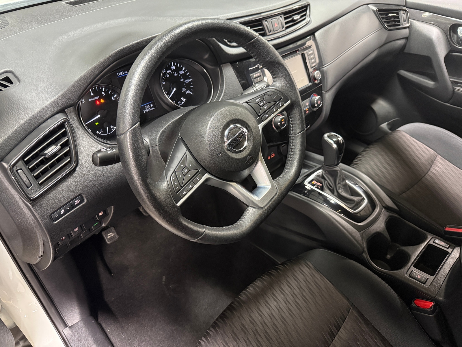 Thumbnail: 2019 Nissan Rogue - 3