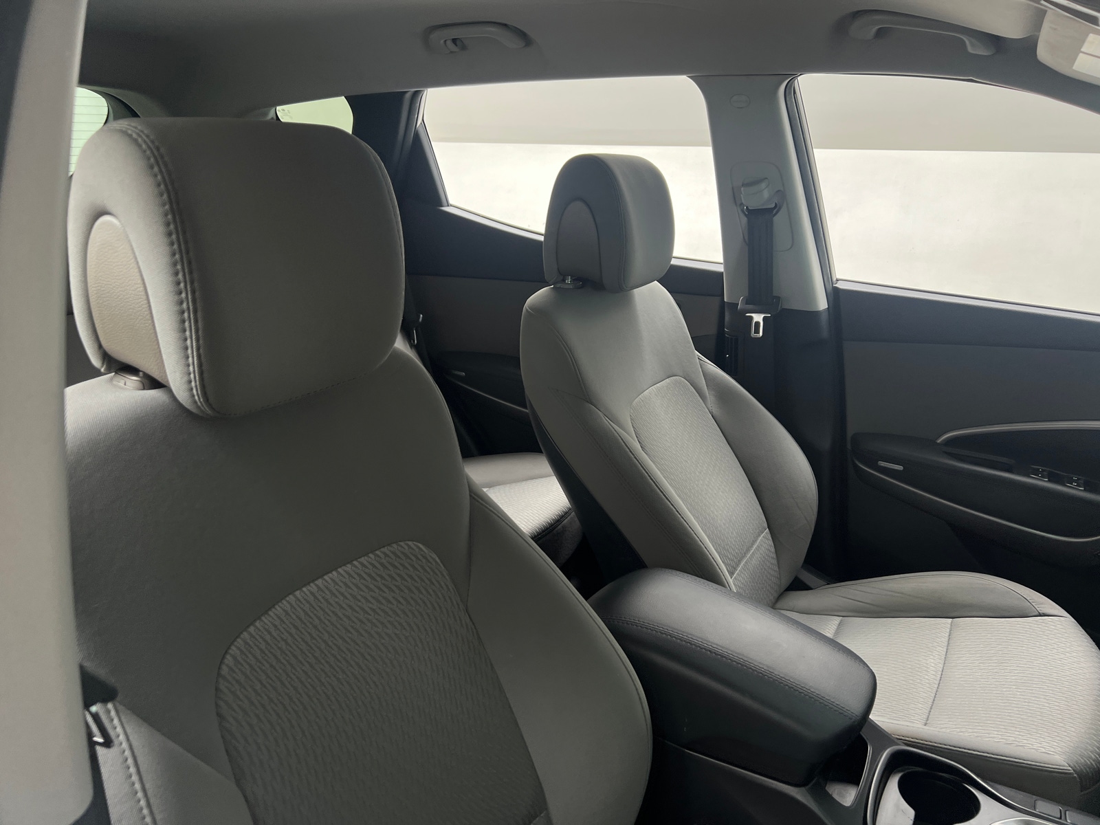Thumbnail: 2016 Hyundai Santa Fe - 2