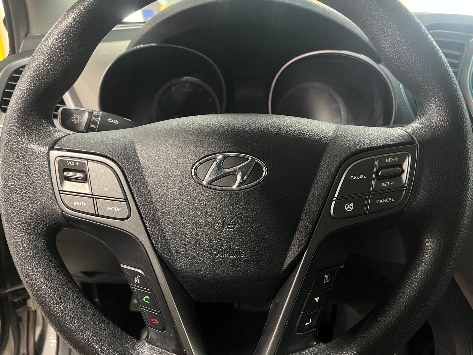 Thumbnail: 2016 Hyundai Santa Fe - 5