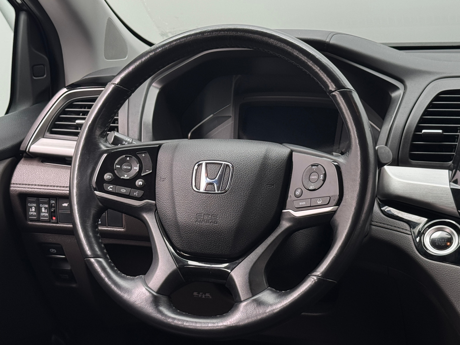 Thumbnail: 2018 Honda Odyssey - 4