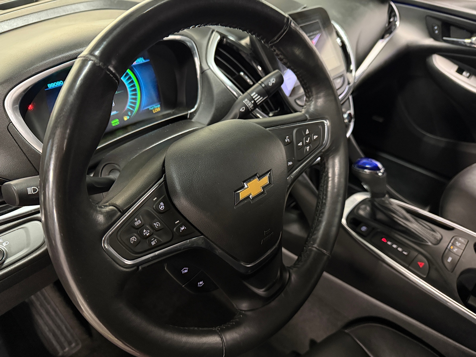 Thumbnail: 2017 Chevrolet Volt - 4