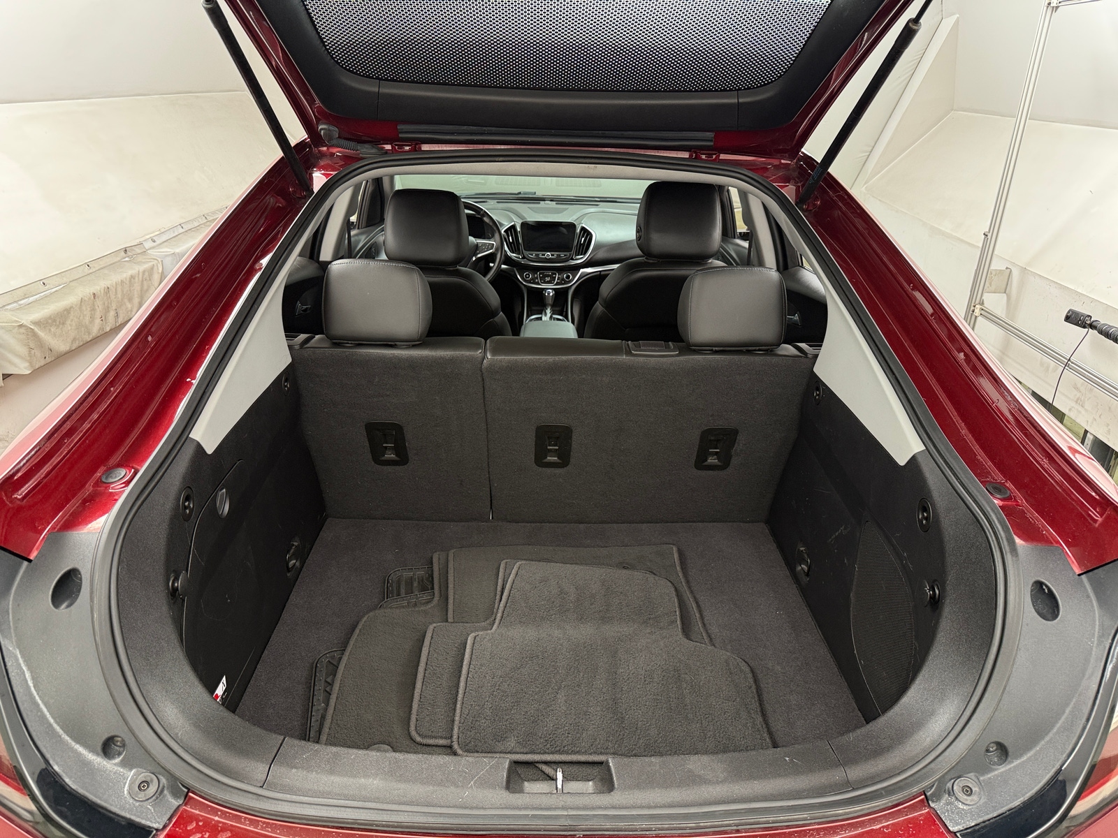 Thumbnail: 2017 Chevrolet Volt - 6