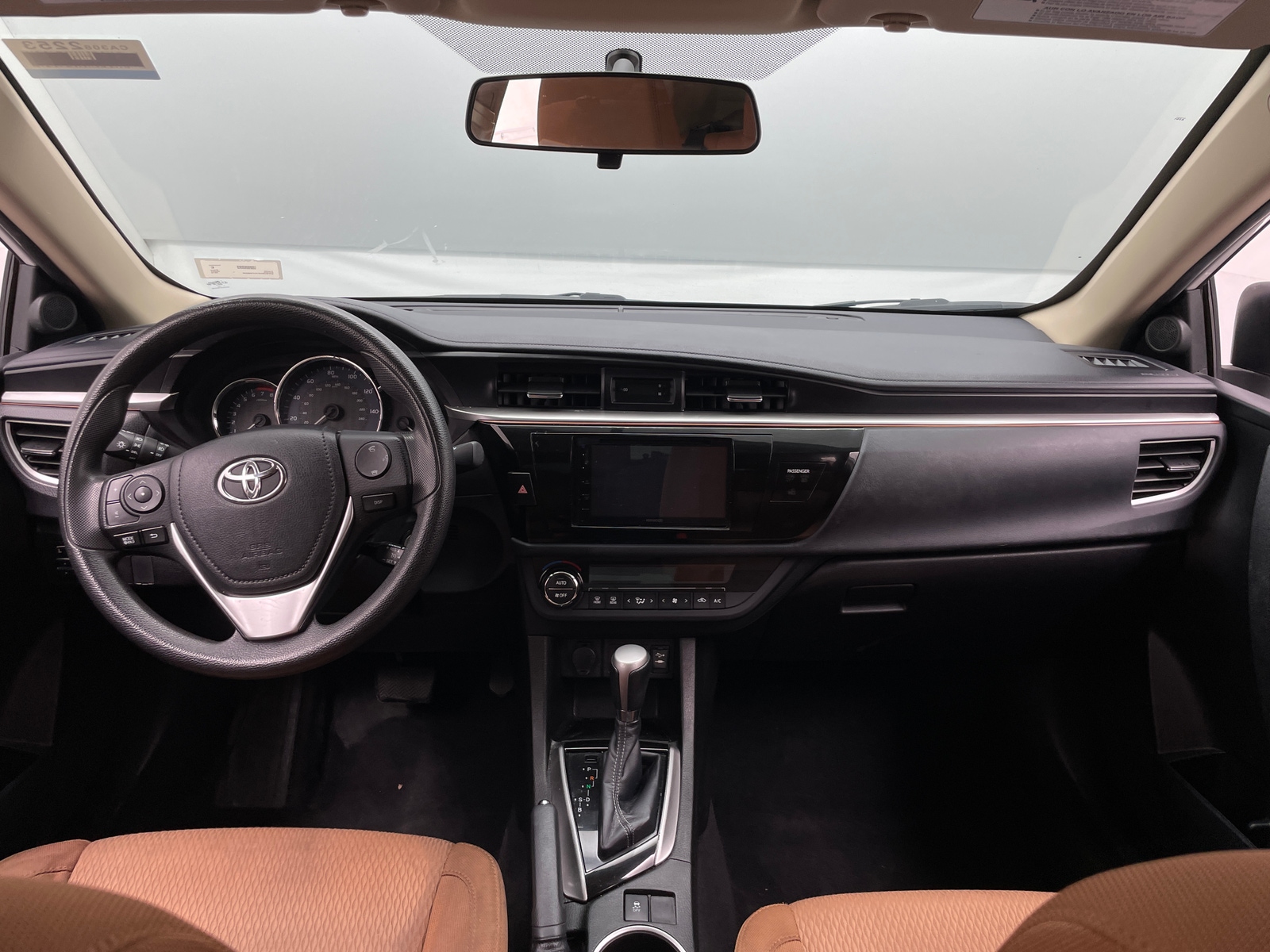 Thumbnail: 2015 Toyota Corolla - 3