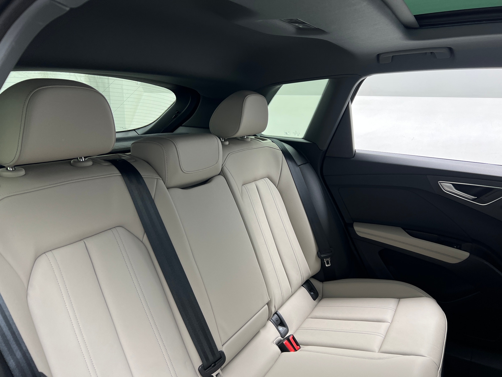 Thumbnail: 2024 Audi Q4 e-tron - 5
